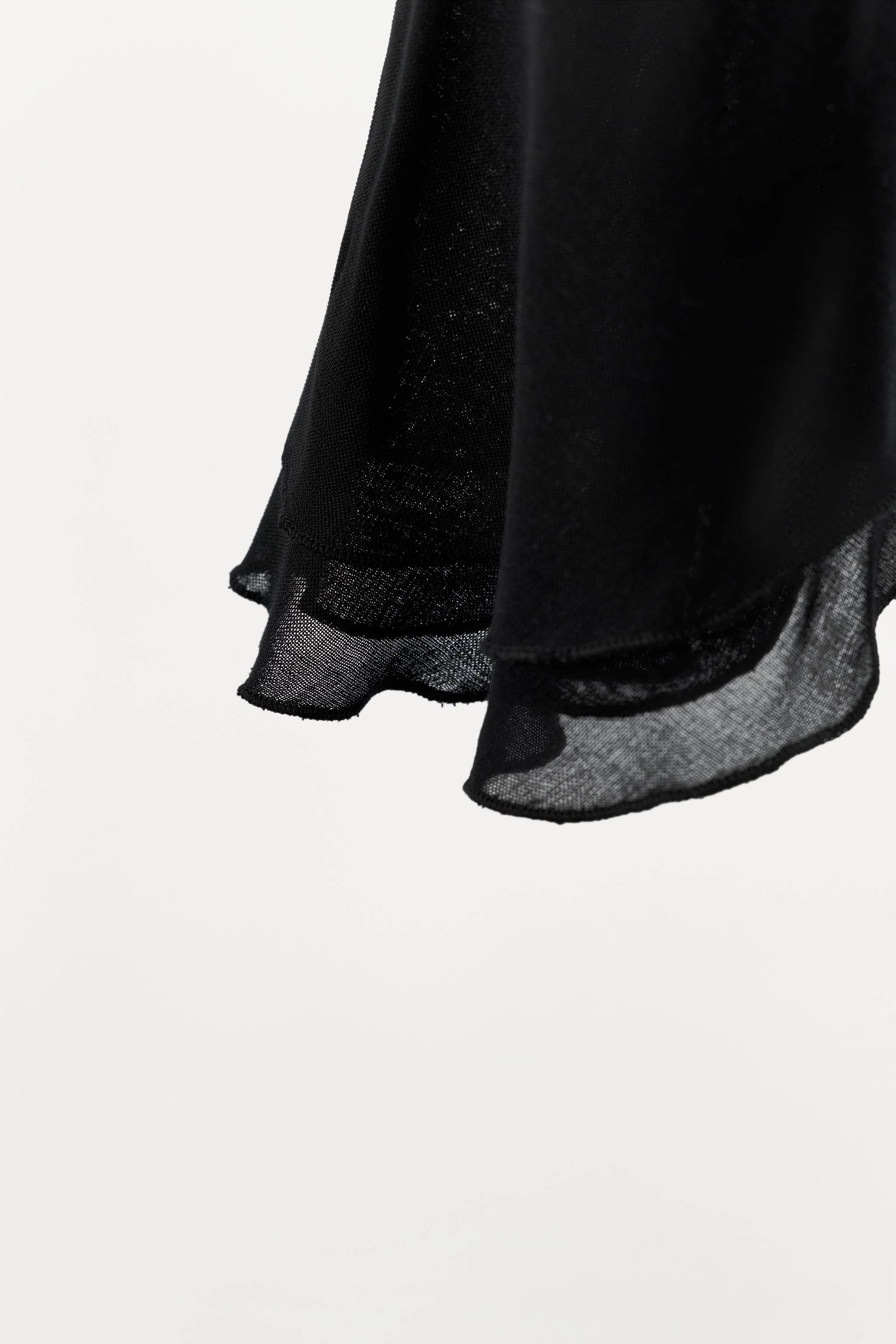 RUFFLED COMBINATION TOP